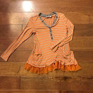 [LOGO] long sleeve with ruffles